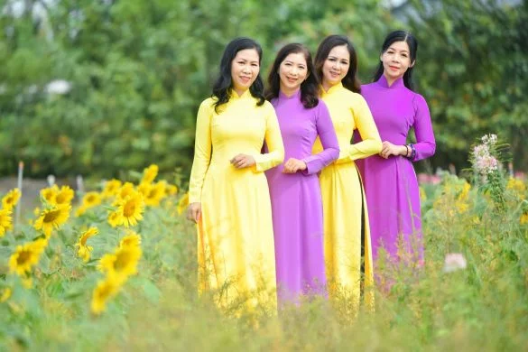 Chụp ảnh nhóm áo dài đẹp