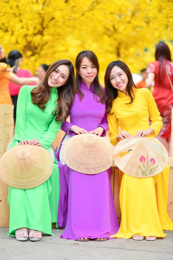 Chụp ảnh nhóm áo dài Việt Nam đẹp