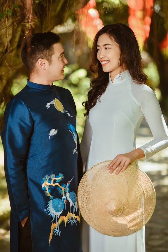 Bộ ảnh couple áo dài ở bảo tàng quận 9 đẹp nhẹ nhàng – LOVE ÁO DÀI STUDIO