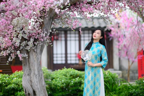 Anh ao dai tet min 19