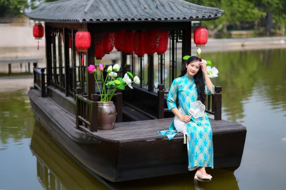 Anh ao dai tet min 24