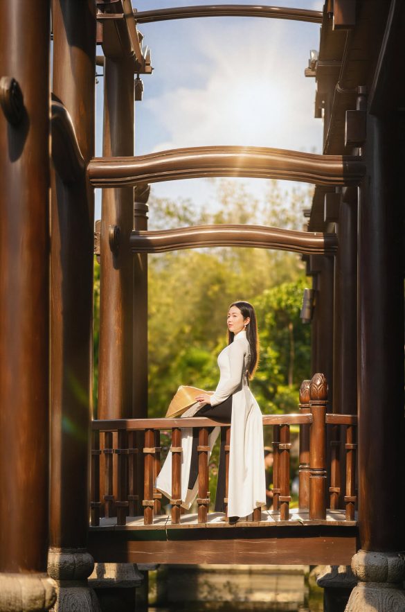 Ảnh áo dài trong ánh hoàng hôn